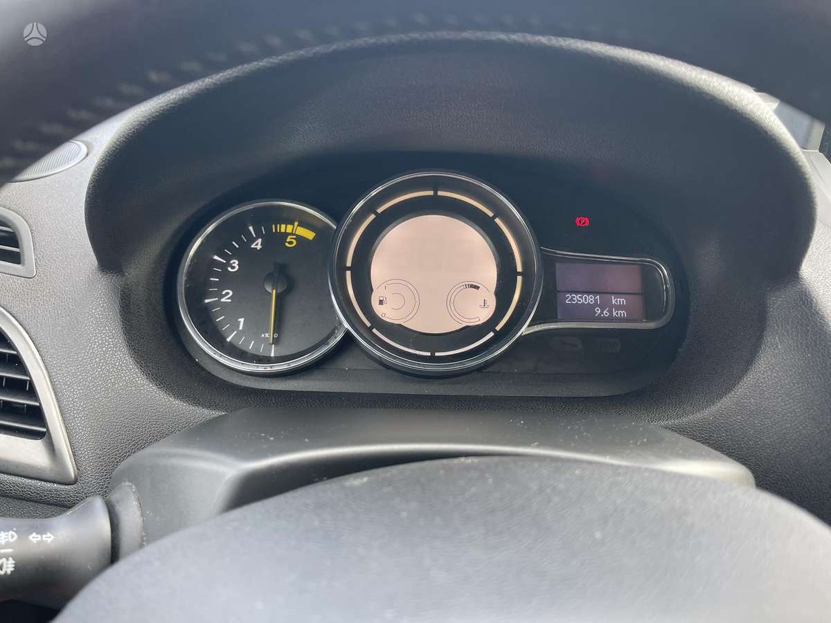Renault Megane 2013 — photo 19