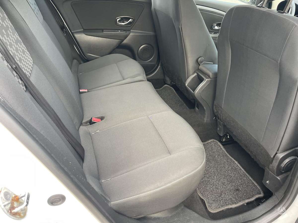 Renault Megane 2013 — photo 27