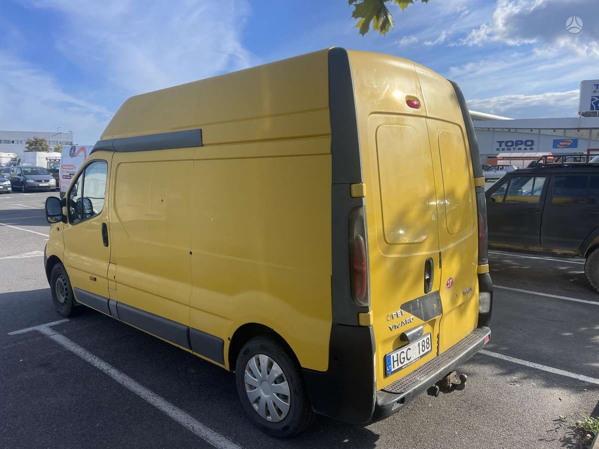 Opel Vivaro 2005 — interior