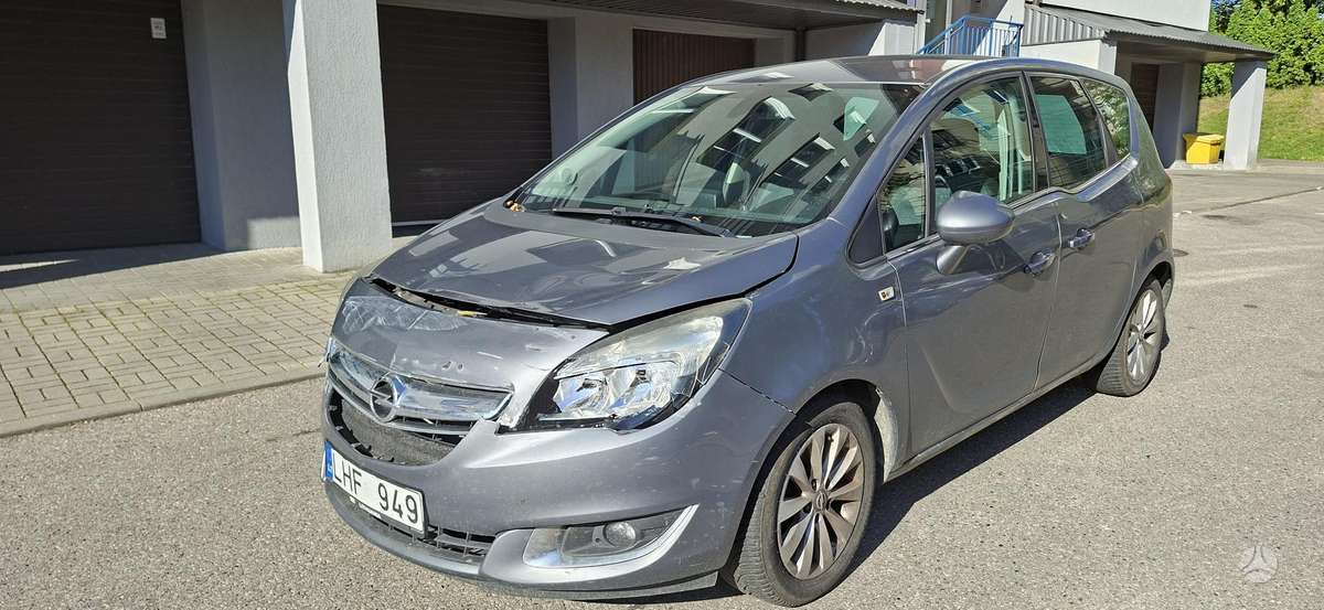 Opel Meriva 2015 — rear view