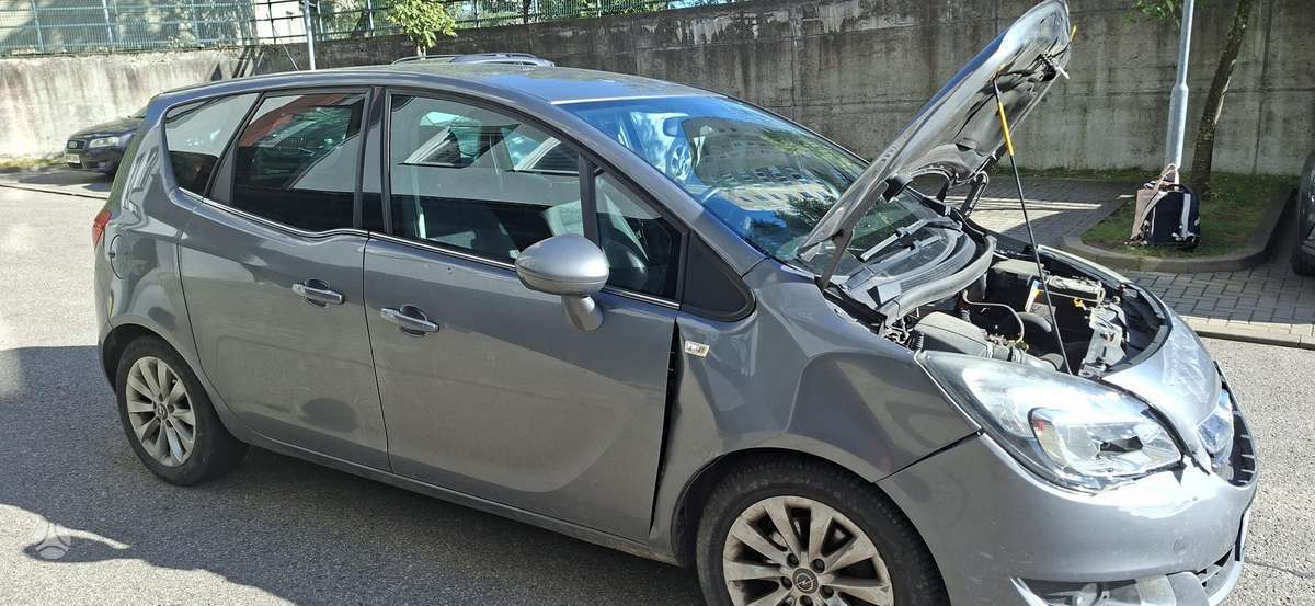 Opel Meriva 2015 — photo 9