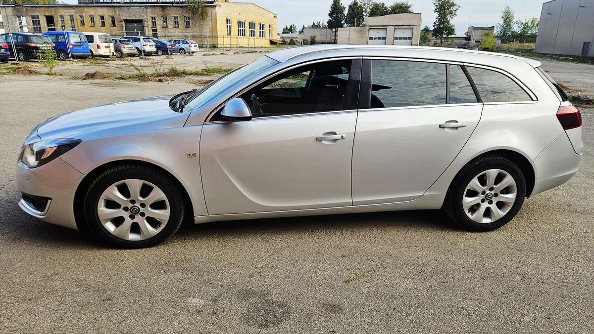 Opel Insignia 2014 — photo 10