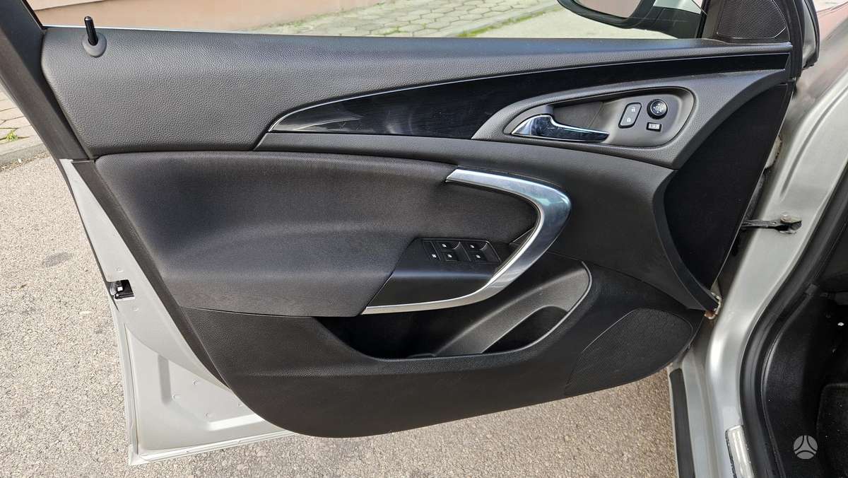 Opel Insignia 2014 — photo 11