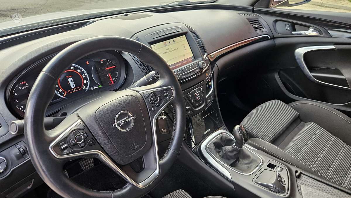 Opel Insignia 2014 — photo 14