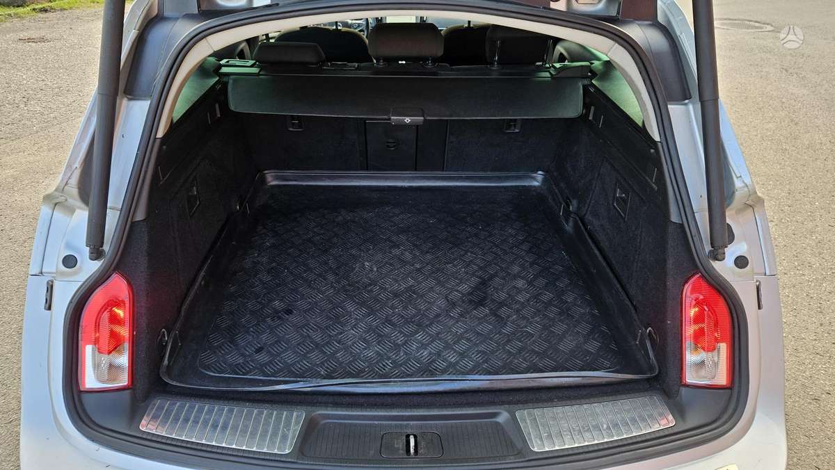 Opel Insignia 2014 — photo 17
