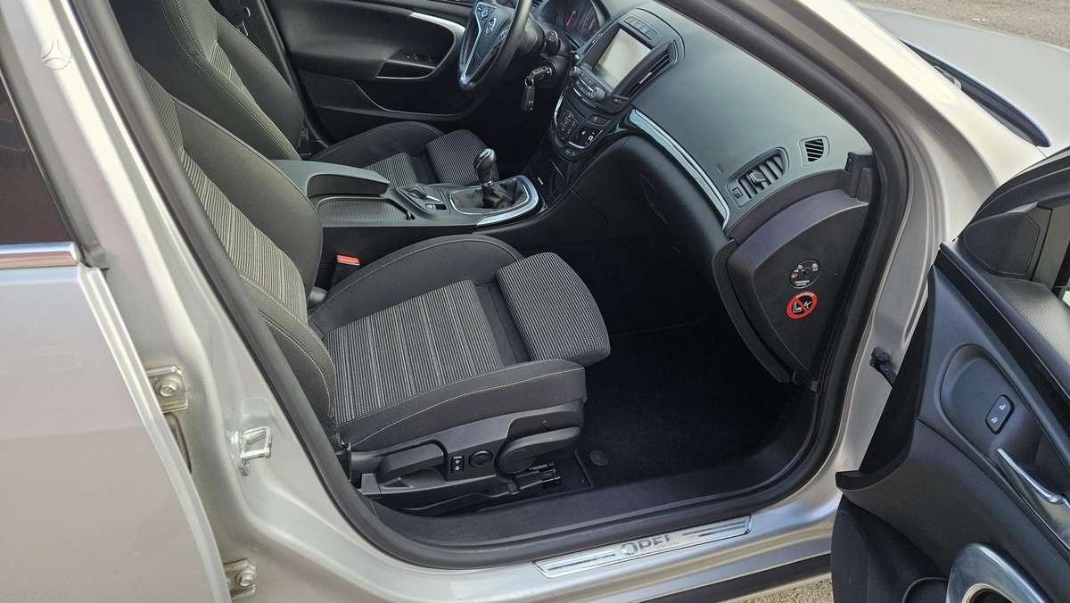 Opel Insignia 2014 — photo 21