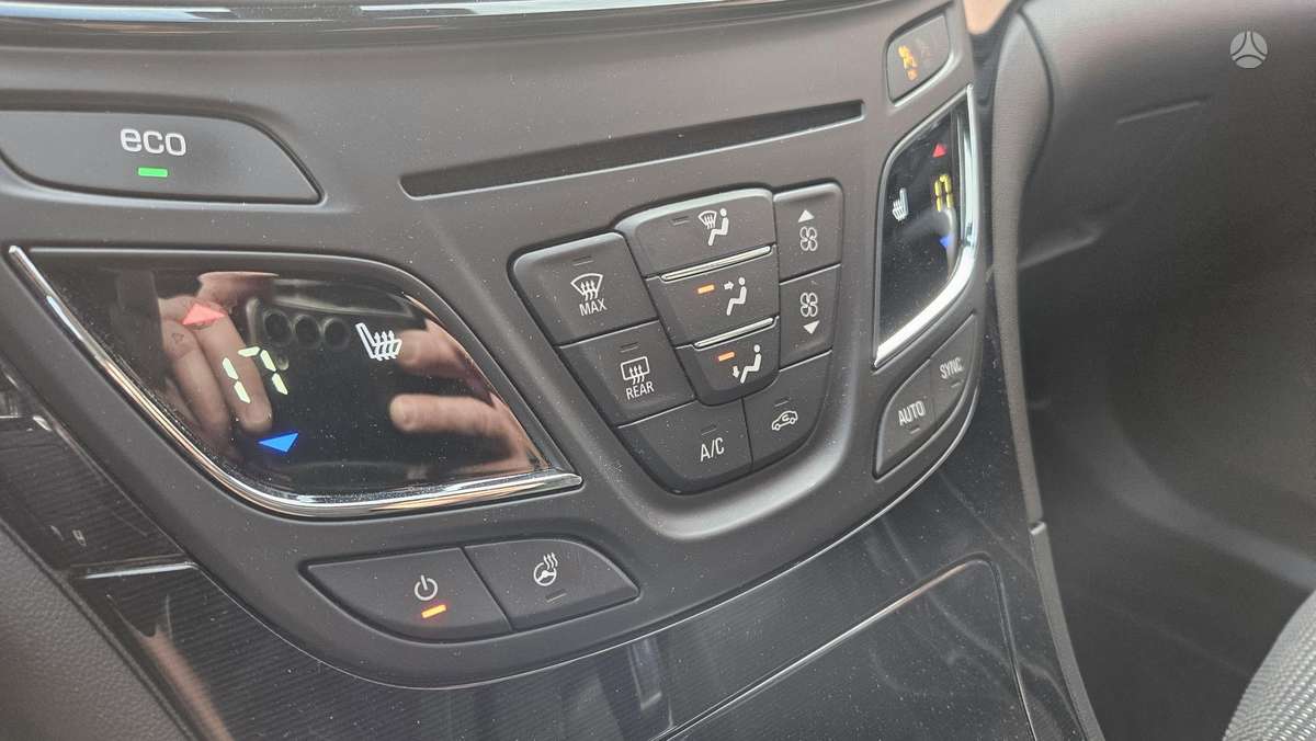 Opel Insignia 2014 — photo 42