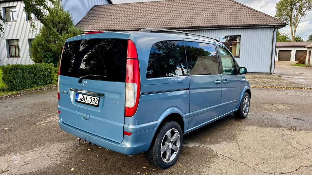 Mercedes-Benz Viano 2006 — rear view