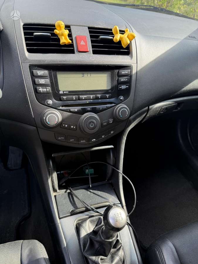 Honda Accord 2005 — photo 11