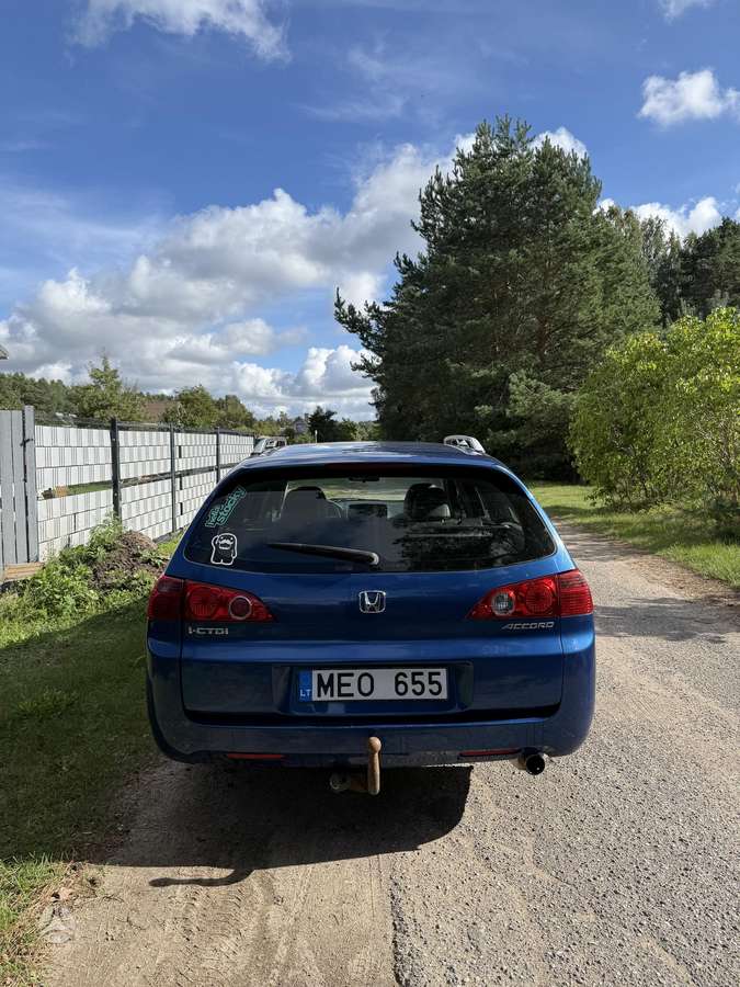 Honda Accord 2005 — engine 2200 cm³, 140 HP (103kW)