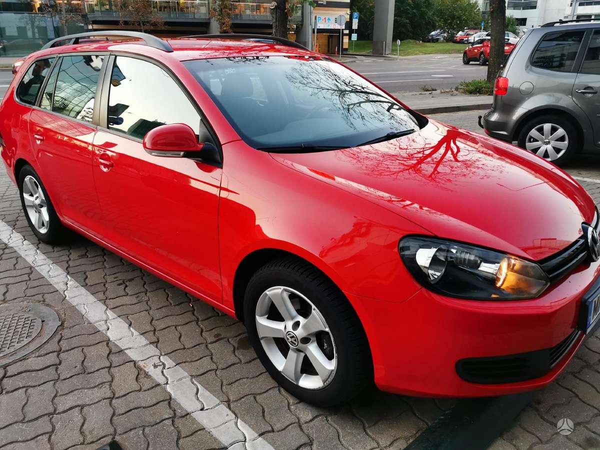 Volkswagen Golf 2011 — rear view