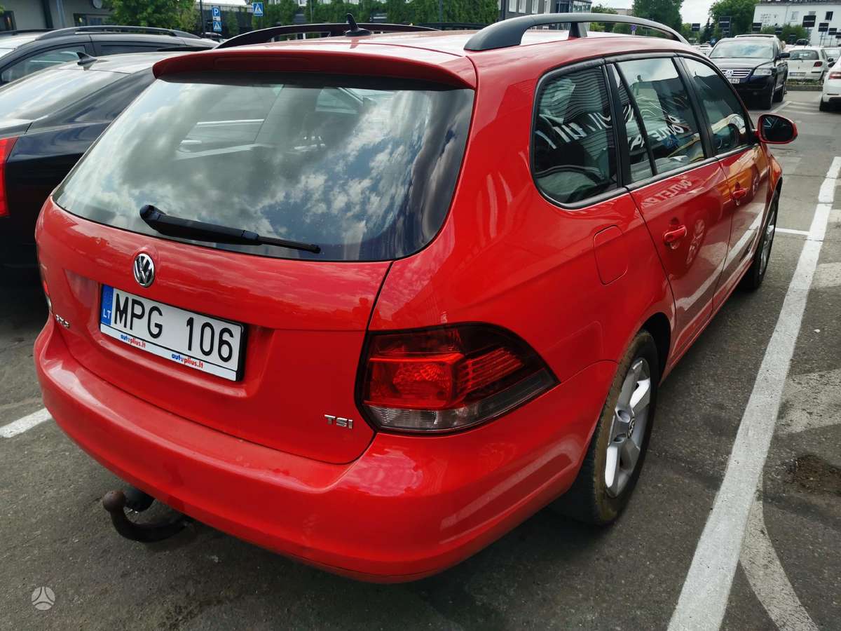 Volkswagen Golf 2011 — interior