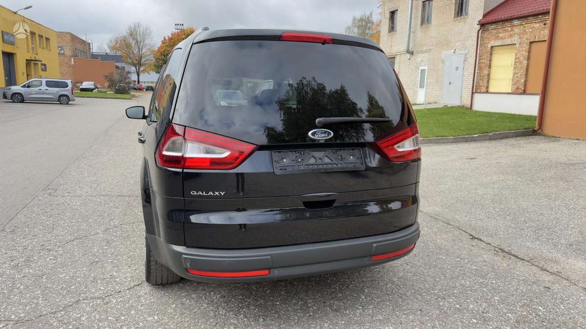 Ford Galaxy 2012 — photo 15
