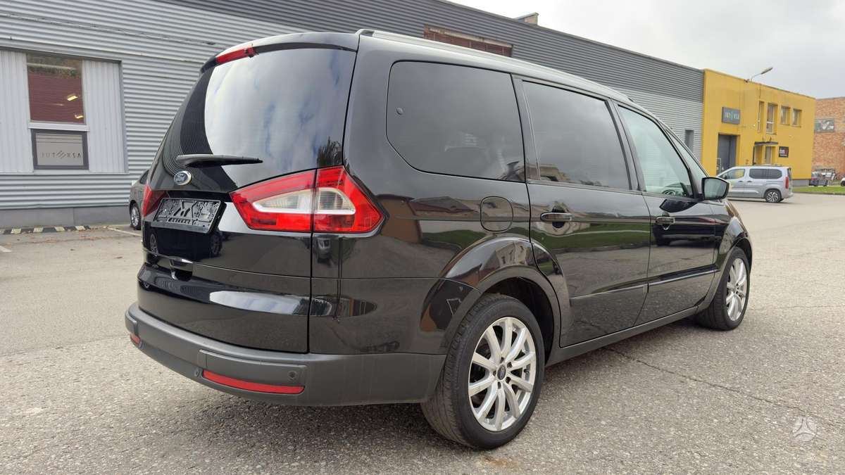 Ford Galaxy 2012 — photo 16