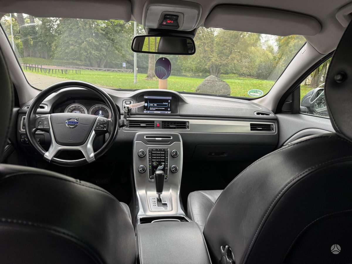 Volvo V70 2012 — photo 10