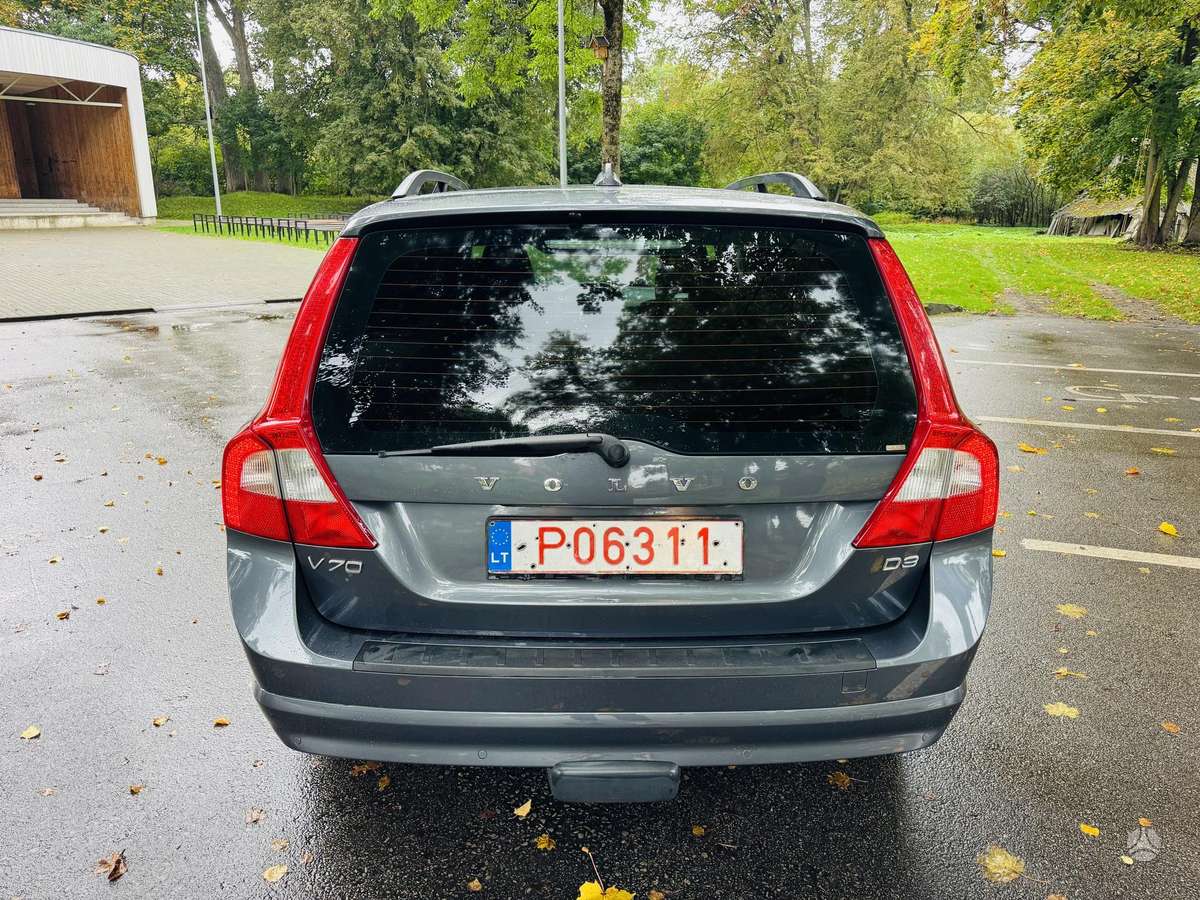 Volvo V70 2012 — photo 17