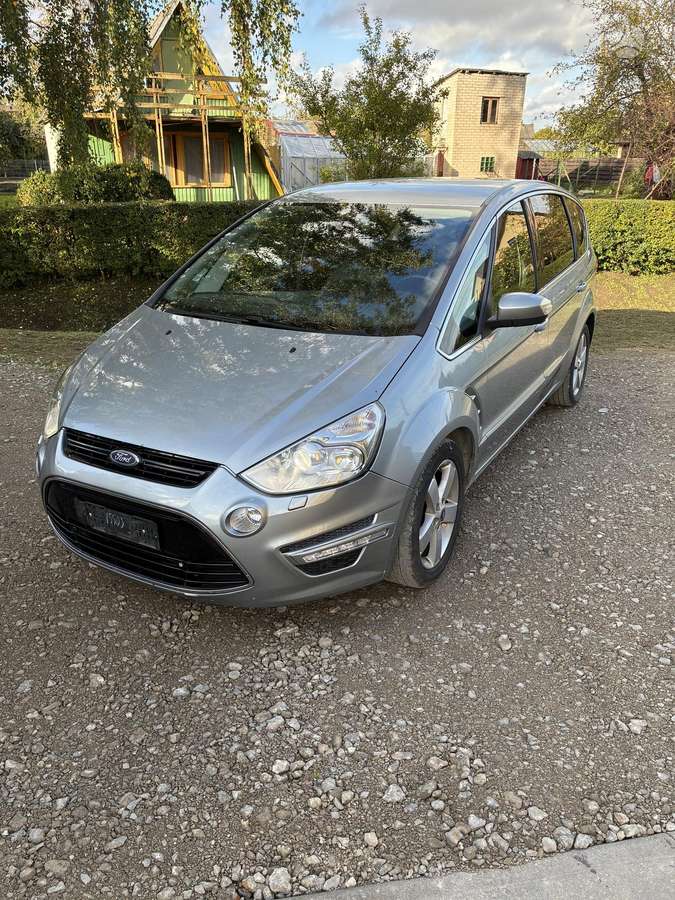 Ford S-MAX 2015 — вигляд ззаду