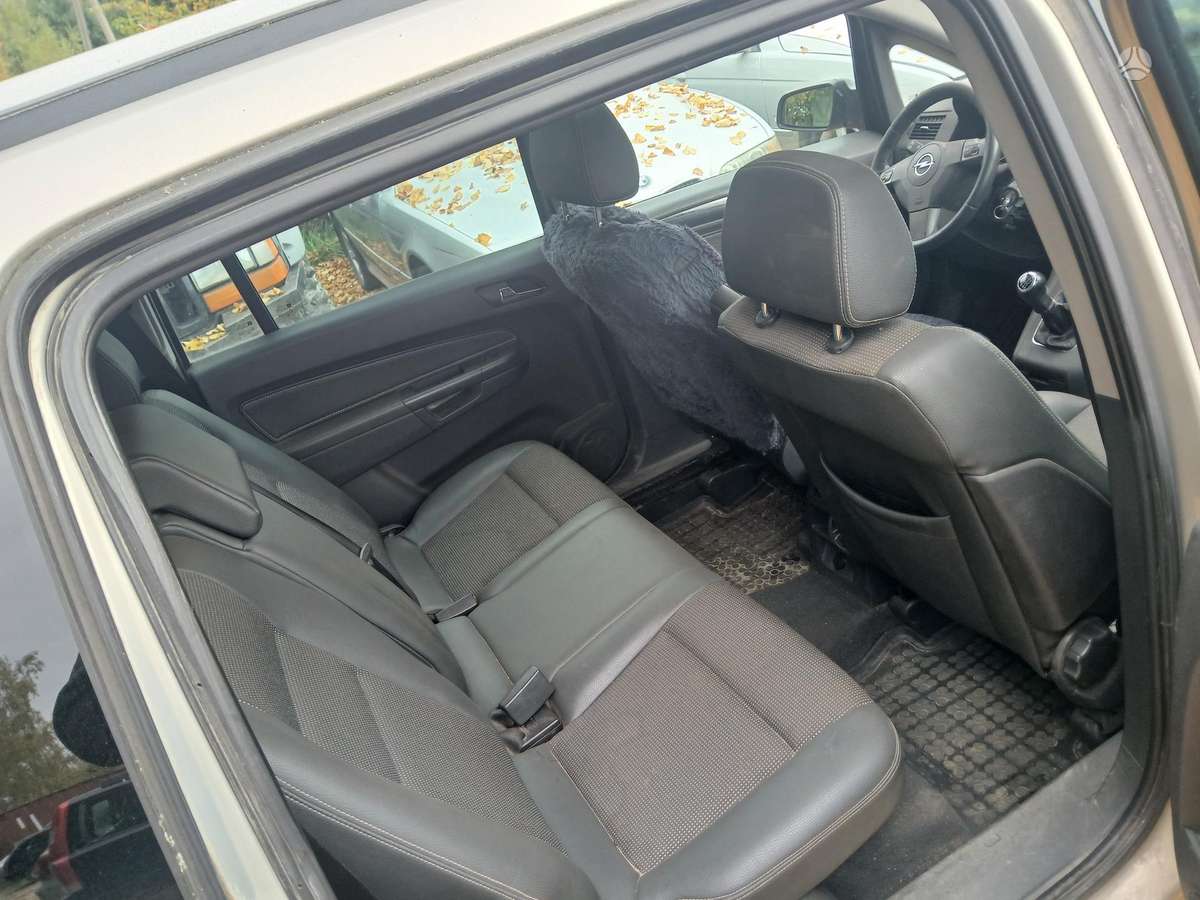 Opel Zafira 2006 — двигун 1910 cm³, 120 HP (88kW)