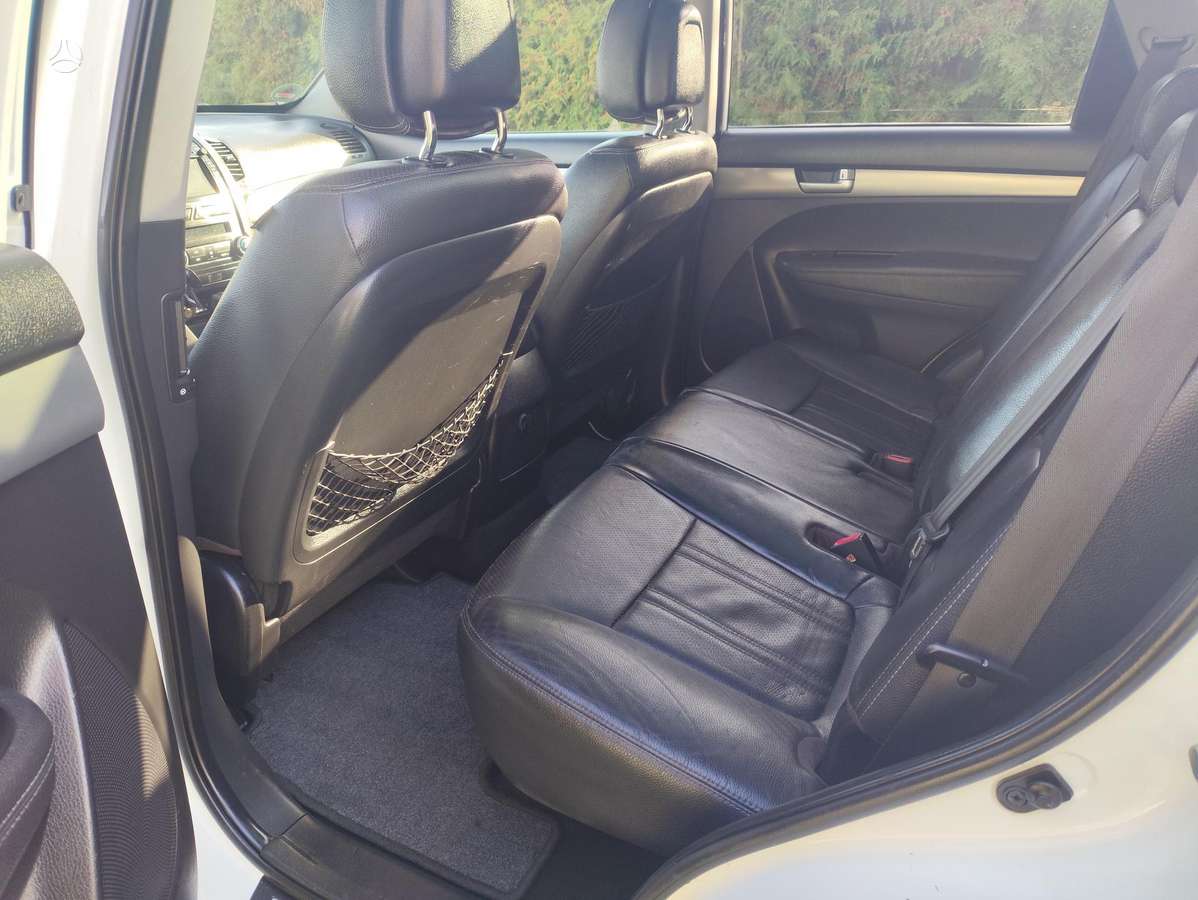 Kia Sorento 2012 — photo 11
