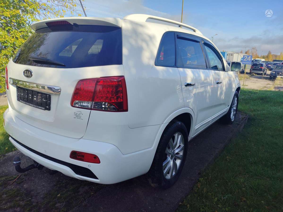 Kia Sorento 2012 — engine 2200 cm³, 197 HP (145kW)