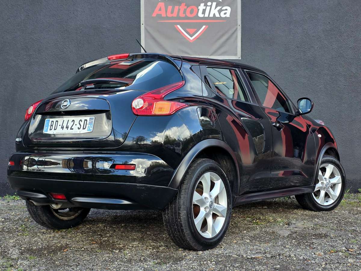 Nissan Juke 2010 — interior