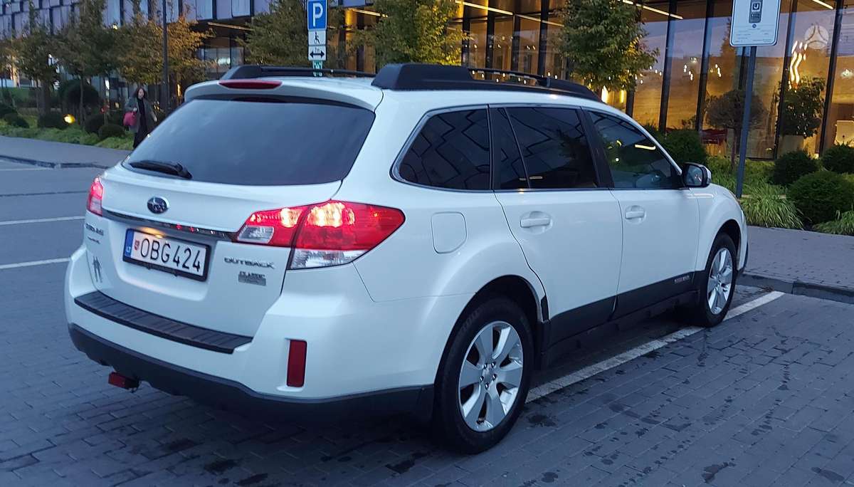 Subaru Outback 2010 — фото 5
