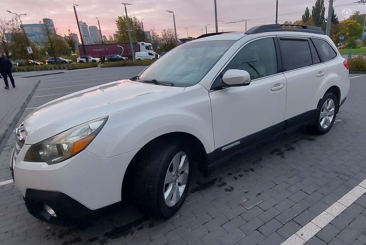 Subaru Outback 2010 — фото 7