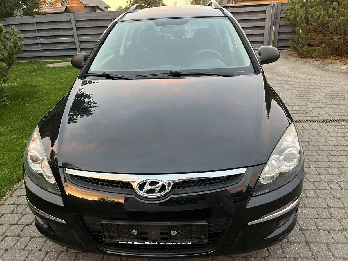Hyundai i30 2009 — салон