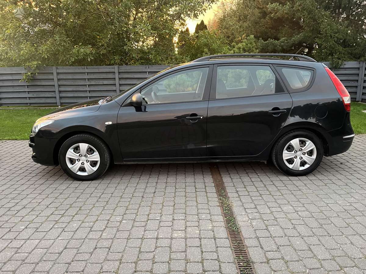 Hyundai i30 2009 — двигун 1396 cm³, 109 HP (80kW)