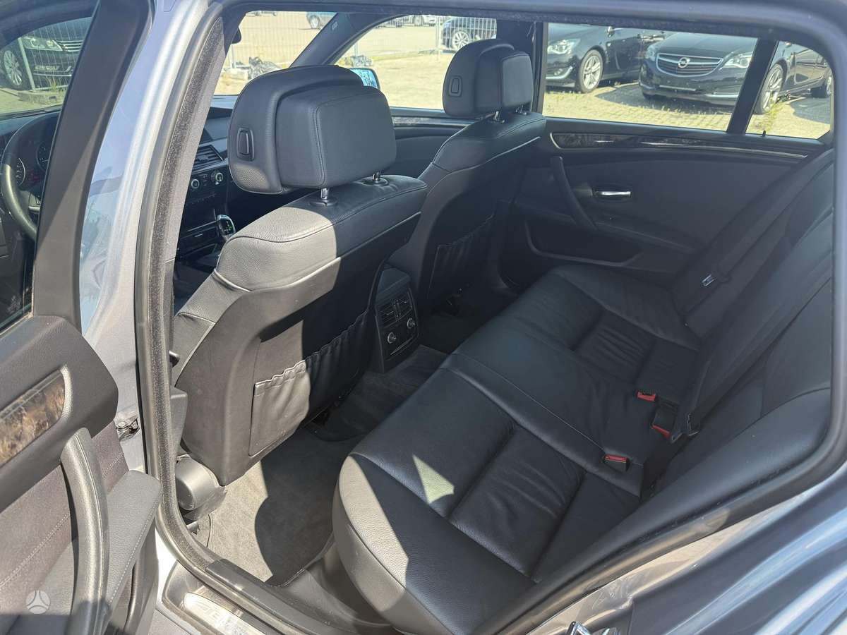 BMW 520 2009 — photo 11
