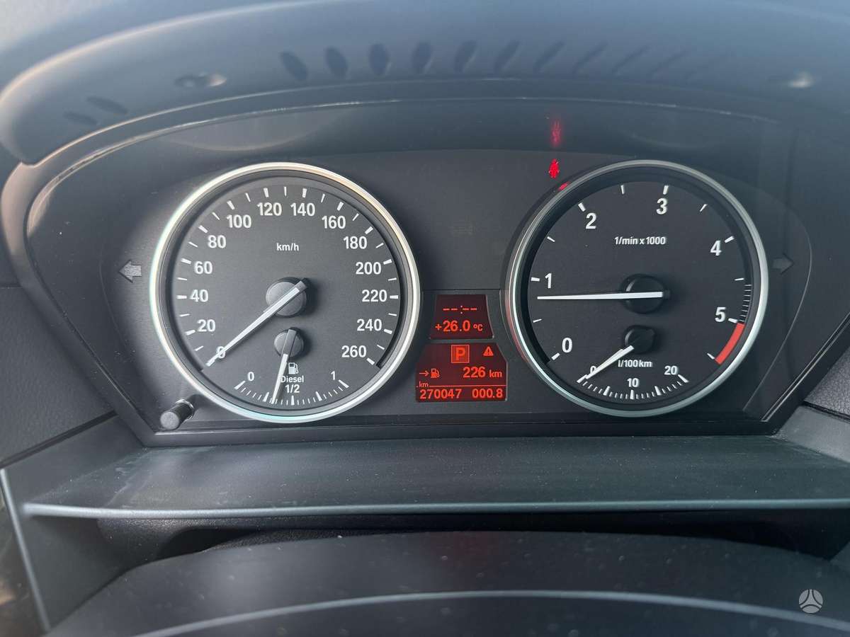 BMW 520 2009 — photo 7