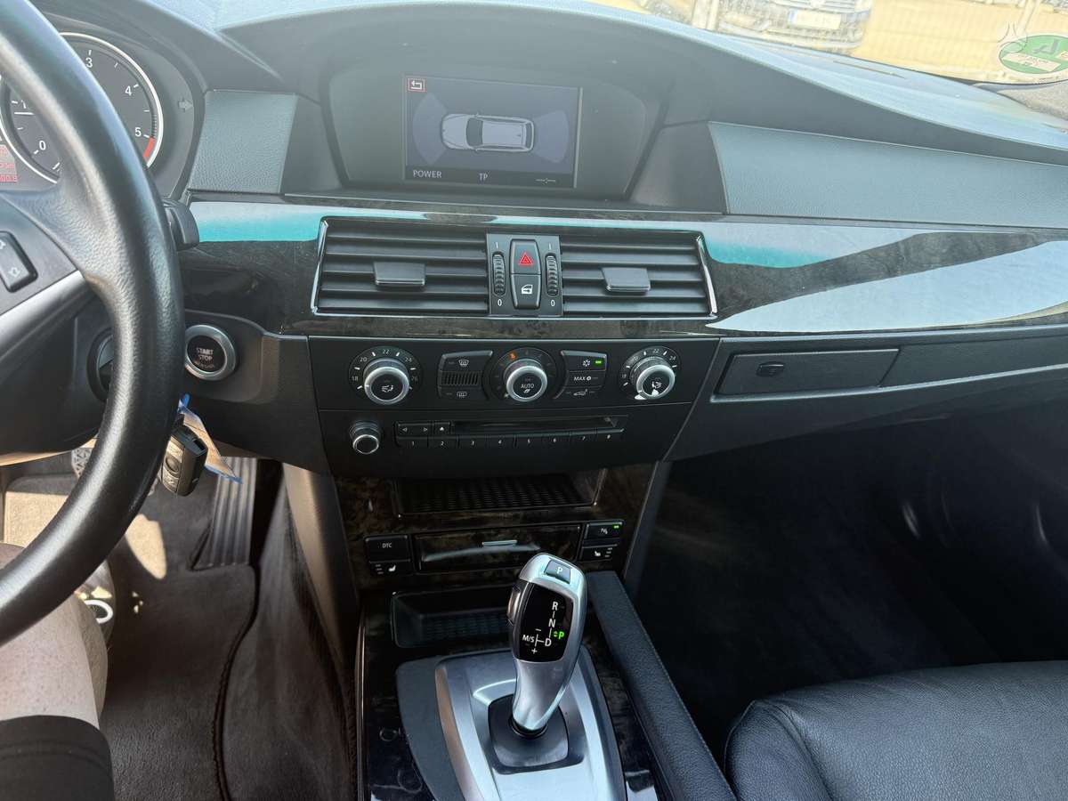 BMW 520 2009 — photo 8
