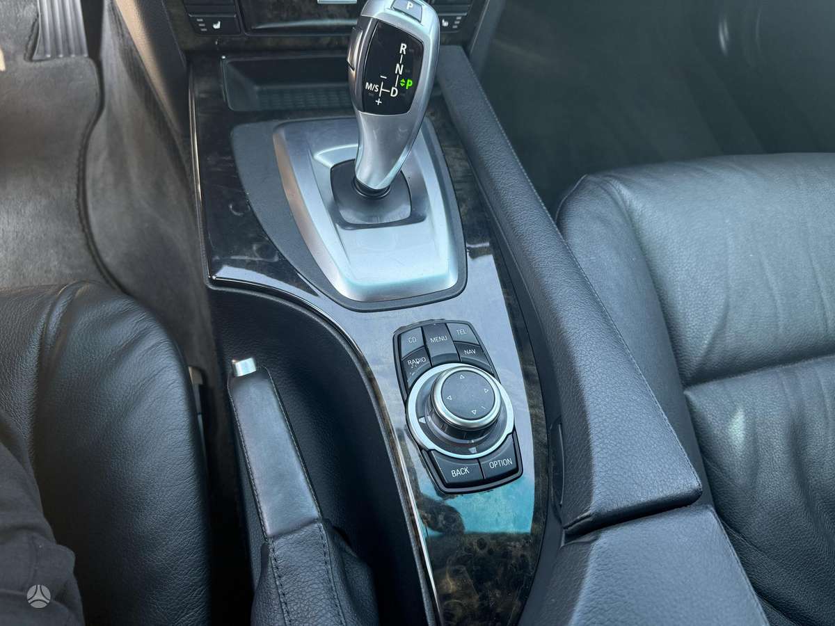 BMW 520 2009 — photo 9