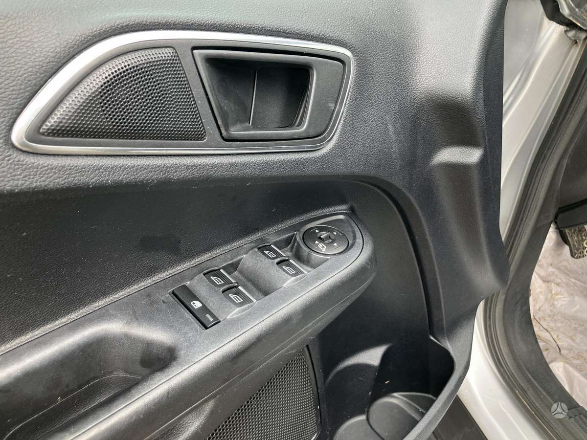 Ford B-MAX 2015 — photo 10