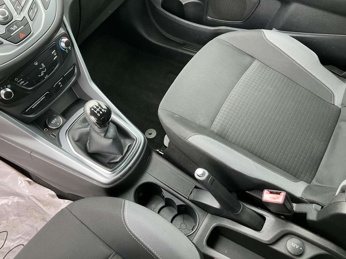 Ford B-MAX 2015 — photo 13