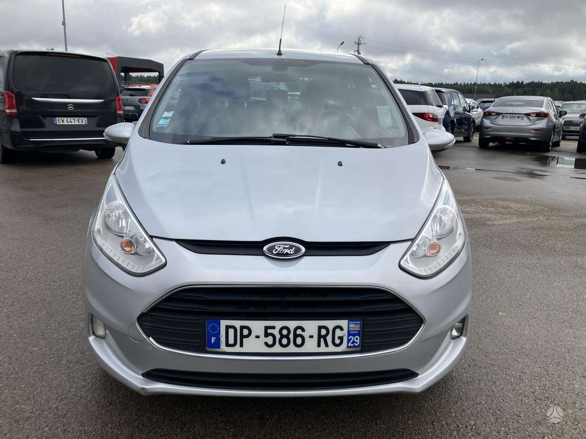 Ford B-MAX 2015 — rear view
