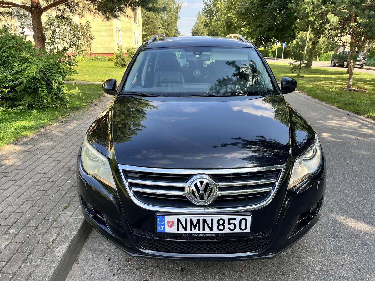 Volkswagen Tiguan 2008 — салон