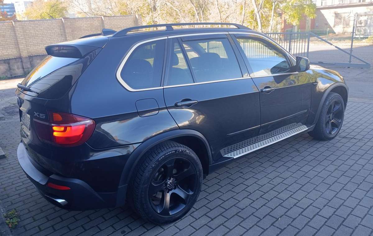 BMW X5 2010 — photo 5
