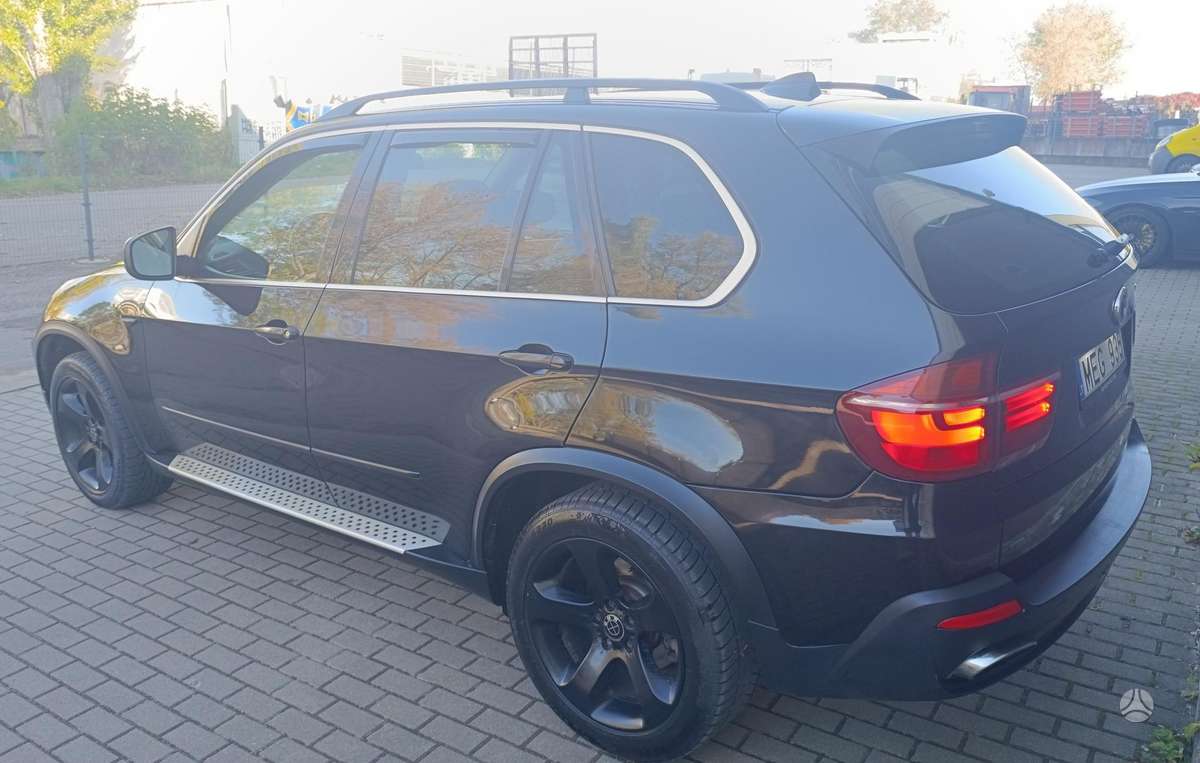 BMW X5 2010 — photo 6