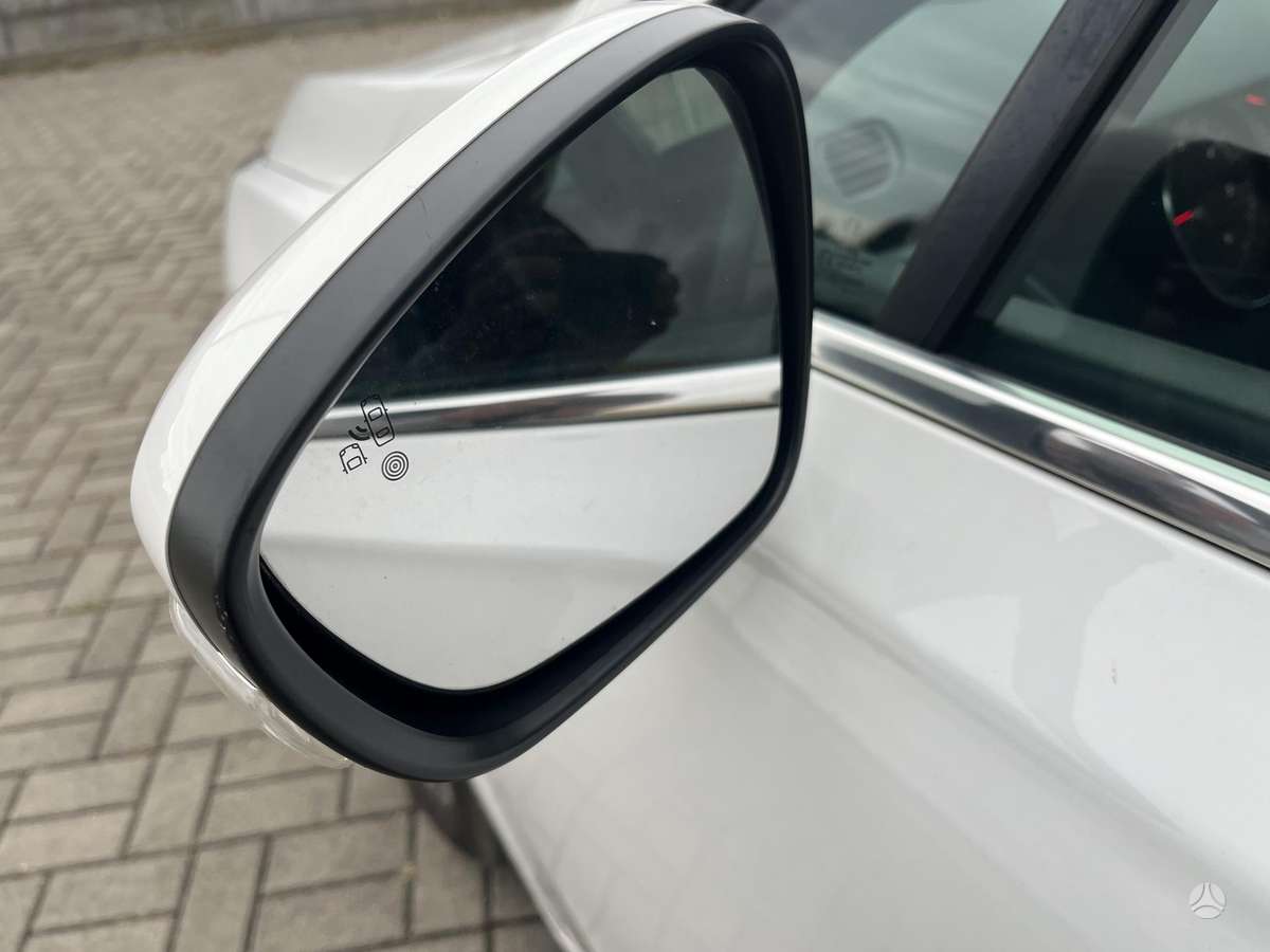 Peugeot 508 2015 — photo 17
