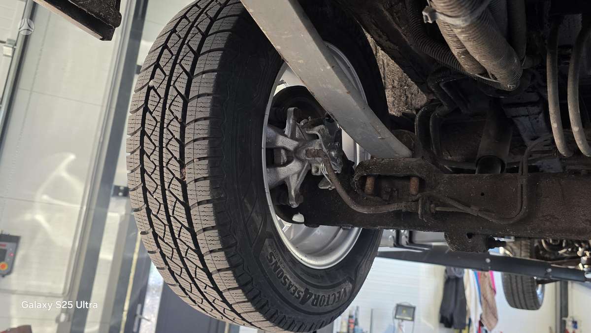 Ford Transit 2007 — photo 38
