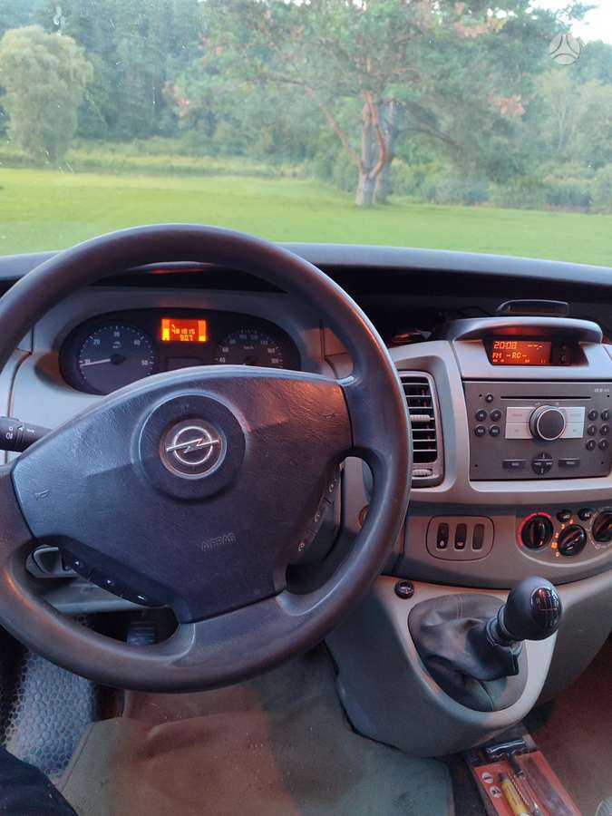 Opel Vivaro 2007 — photo 9