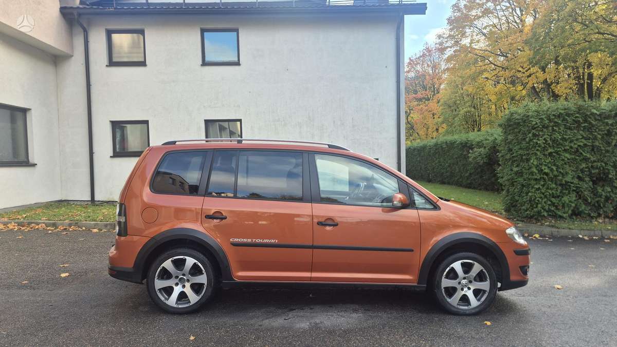 Volkswagen Touran 2007 — interior