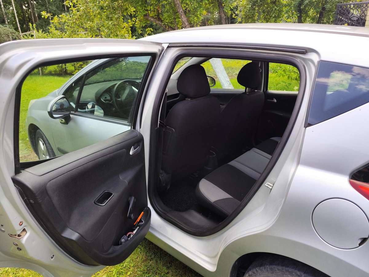 Peugeot 207 2009 — photo 6