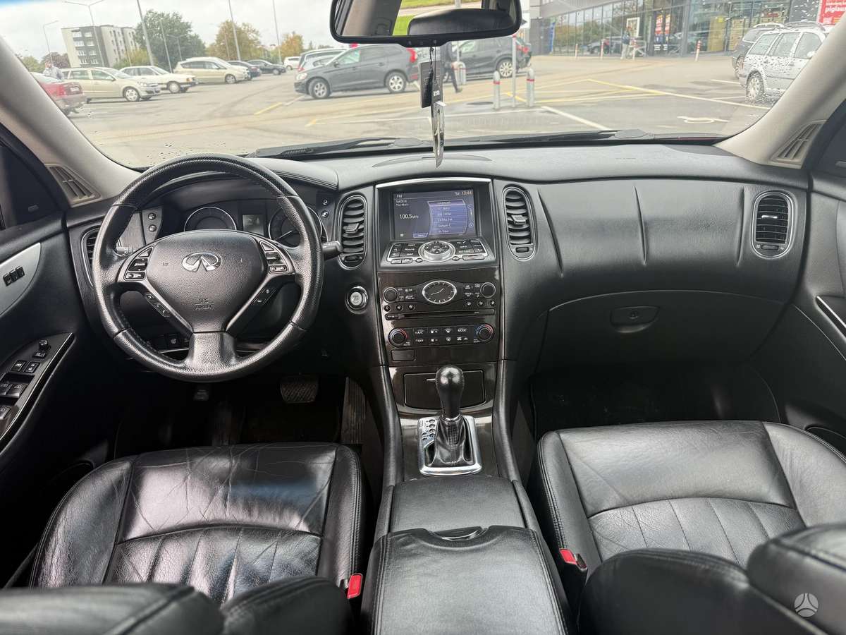 Infiniti EX30 2011 — photo 11