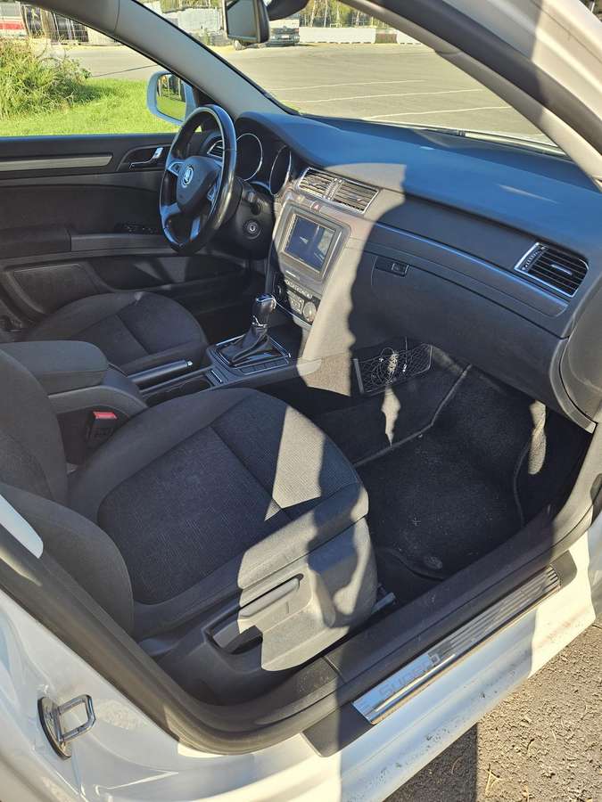 Skoda Superb 2014 — photo 10
