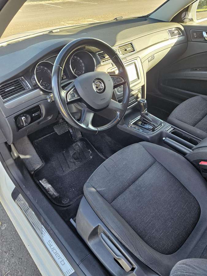 Skoda Superb 2014 — photo 11