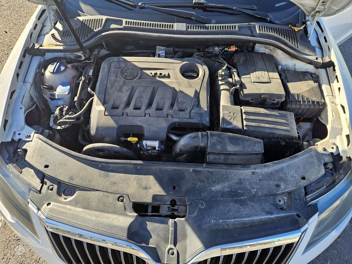 Skoda Superb 2014 — photo 12