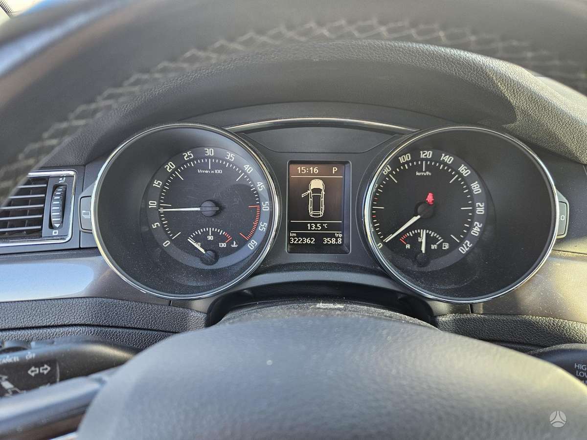 Skoda Superb 2014 — photo 13
