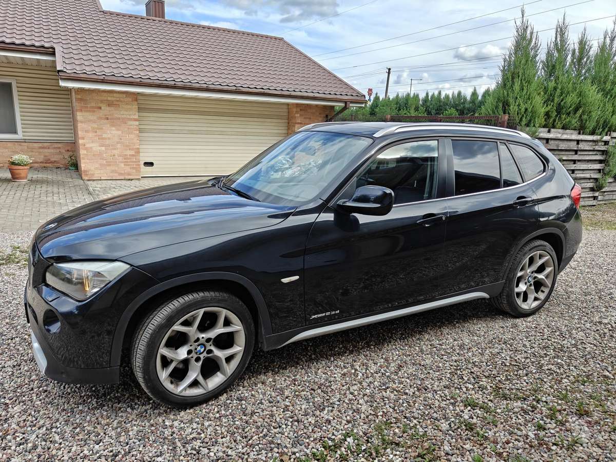 BMW X1 2011 — двигун 2000 cm³, 204 HP (150kW)